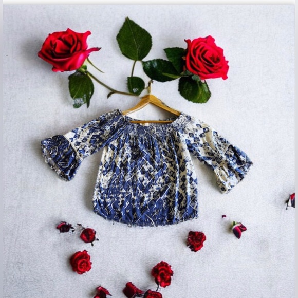 LoveStitch Tropical Print Off the Shoulder Smocked Bell Sleeves Blouse size S - Picture 7 of 16